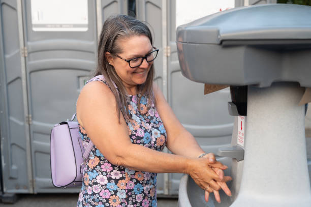 Portable Toilet Options We Offer in Streamwood, IL